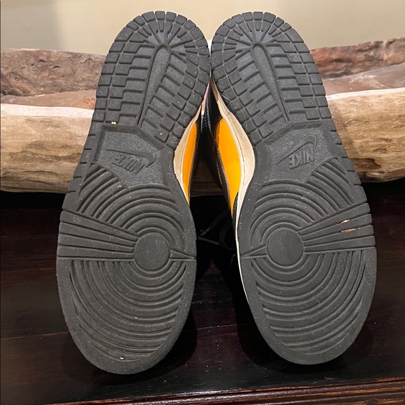 Nike Kids Grade School Dunk Low Sneakers - Picture 15 of 16